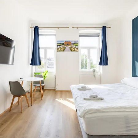 Apartment Near Schoenbrunn & Metro เวียนนา ภายนอก รูปภาพ